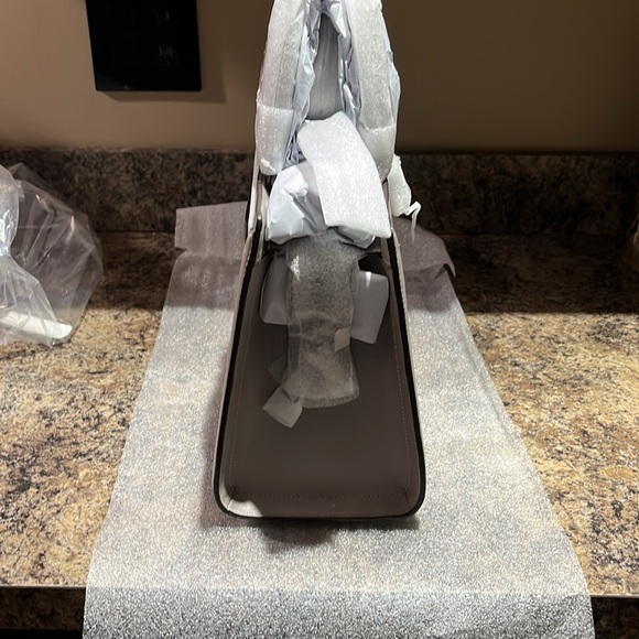 Coach Zoe Carryall - Picture 5 of 14